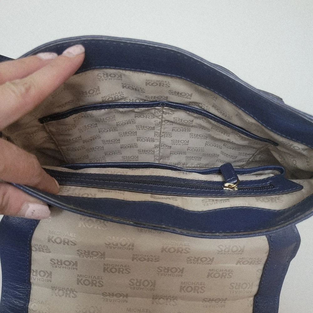 Michael Kors Blue Sloan top handle satchel bag. EUC. Career Minimalist‎ Preppy